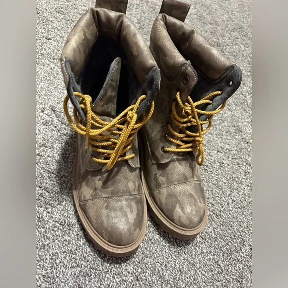 ✨Shimmery Combat Boots✨ - Picture 3 of 8